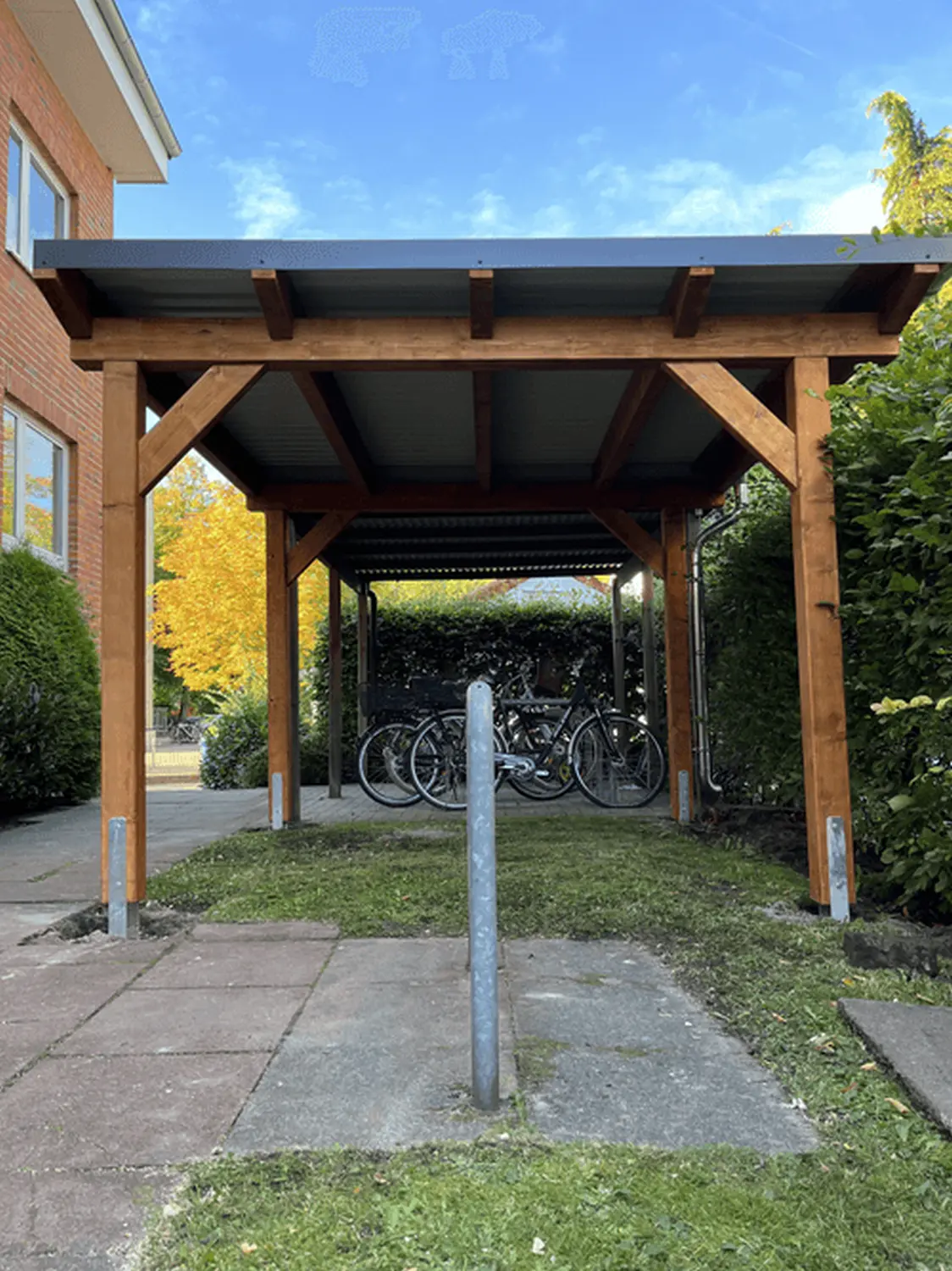 Holzbau - Hartholz Zimmerei & Dachdeckerei